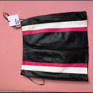 BY THE WAY MINI FAUX LEATHER SKIRT
